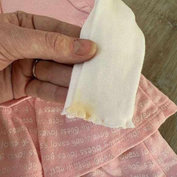 Guess baby 2 piece outfit (pants and long sleeved top) size 6-9 months - Picture 8 of 9